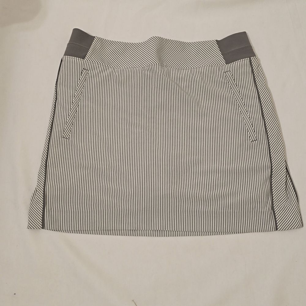 Athleta Brooklyn Textured stripped Skort size 10